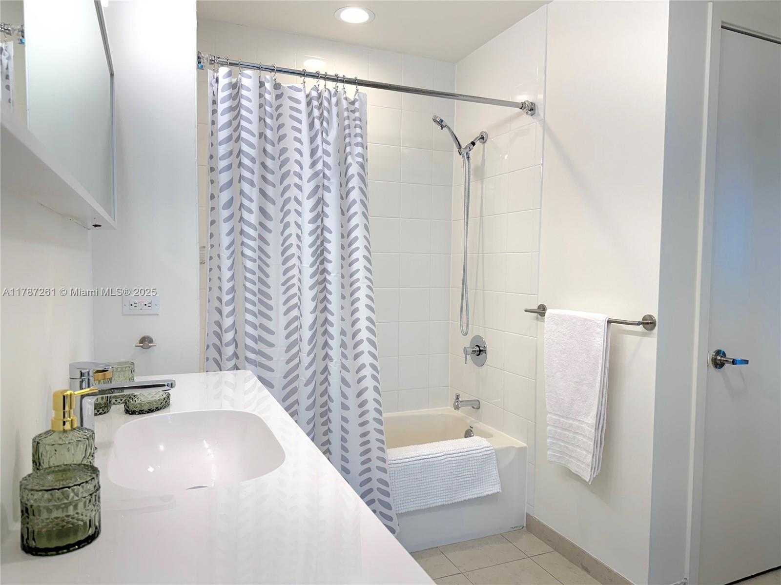 Small Image of 3301 NORTH EAST 1ST AVE #H3001, Miami Number 41