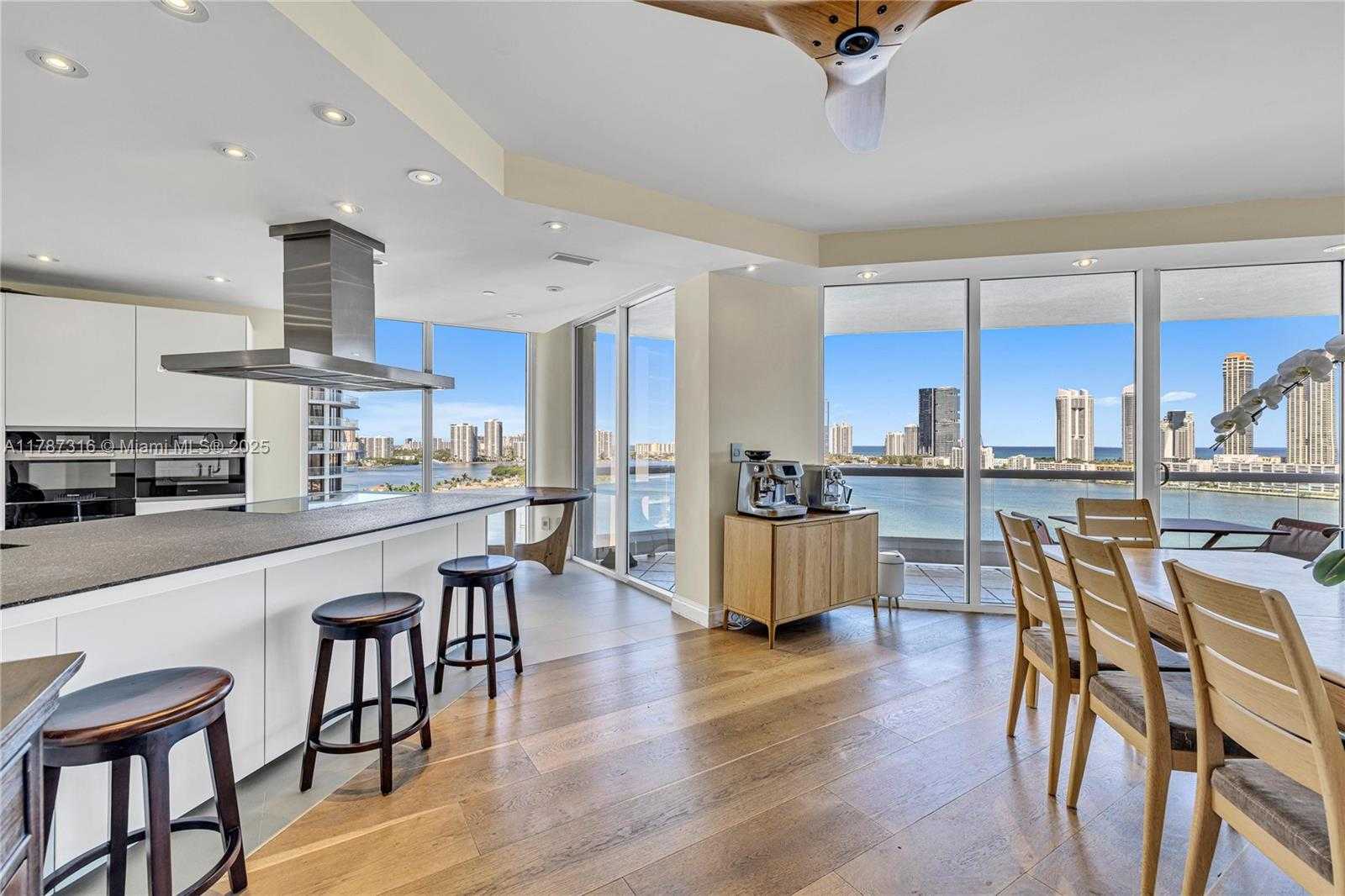 Small Image of 2600 ISLAND BLVD #1704, Aventura Number 10