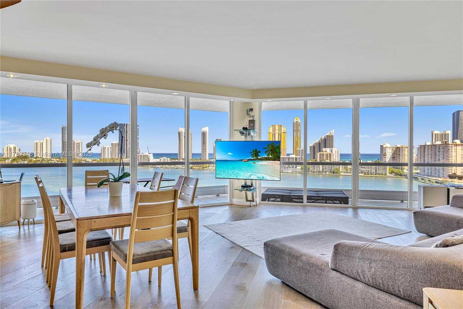 Small Image of 2600 ISLAND BLVD #1704, Aventura Number 11