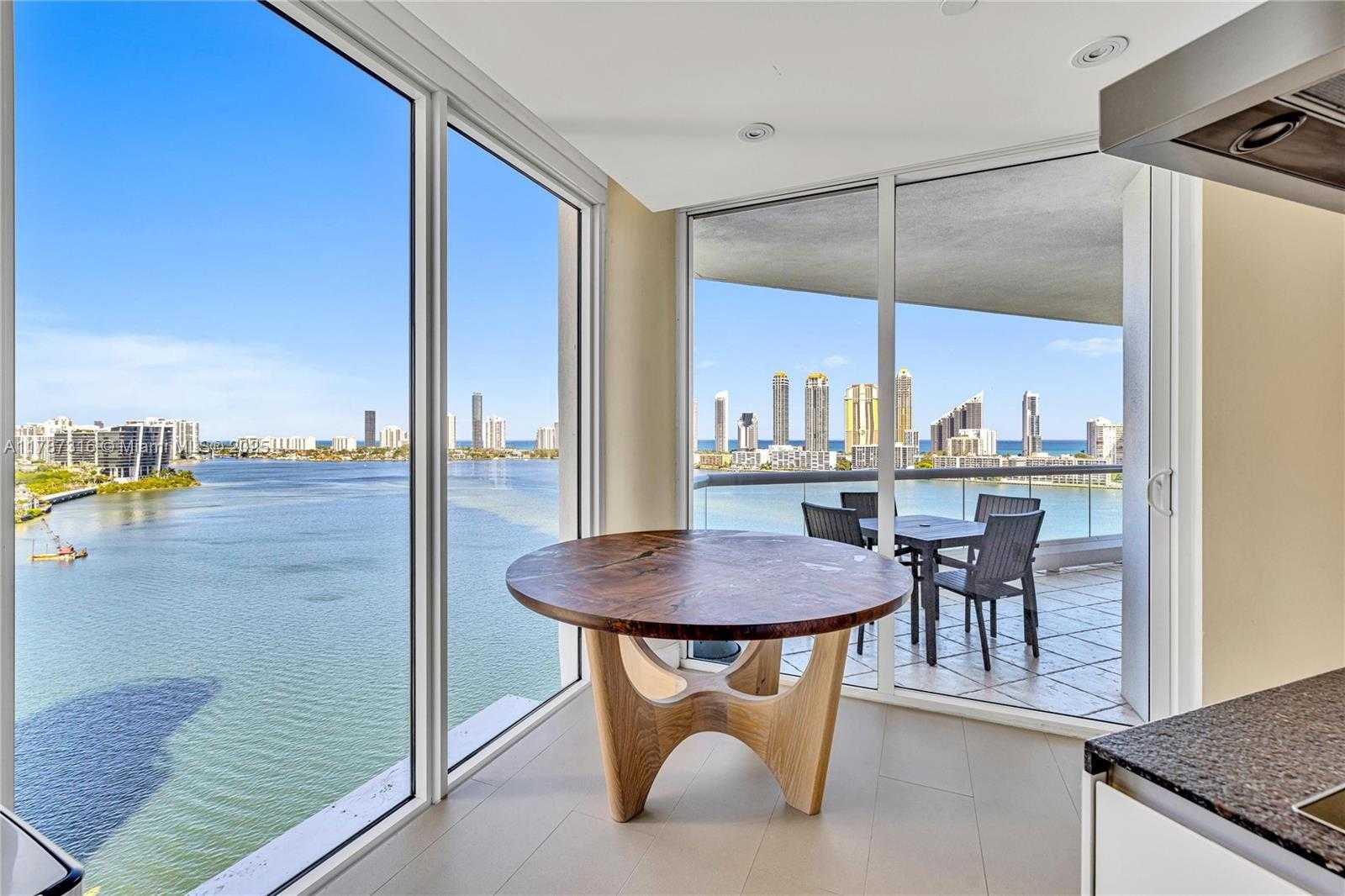 Small Image of 2600 ISLAND BLVD #1704, Aventura Number 19