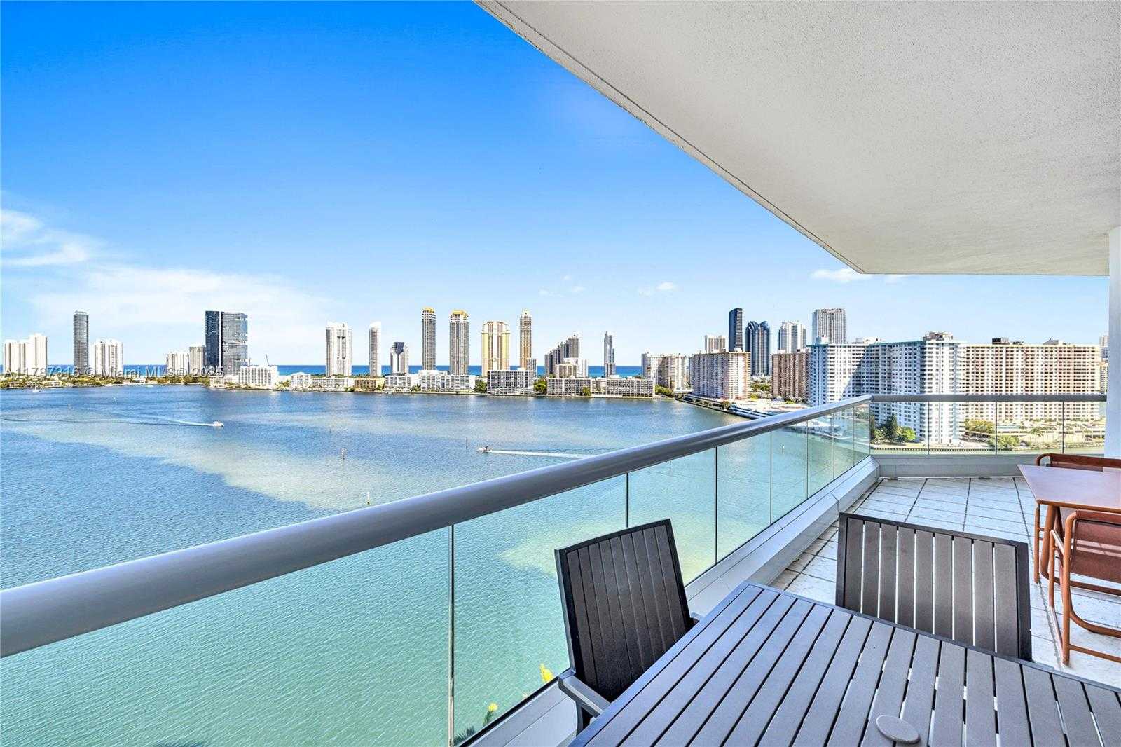 Small Image of 2600 ISLAND BLVD #1704, Aventura Number 2