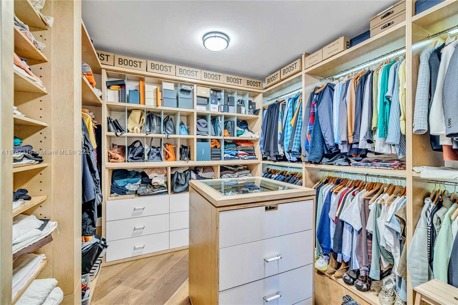 Small Image of 2600 ISLAND BLVD #1704, Aventura Number 28