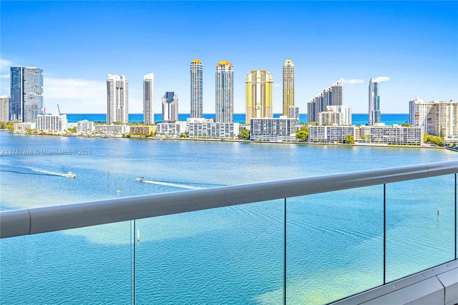 Small Image of 2600 ISLAND BLVD #1704, Aventura Number 3