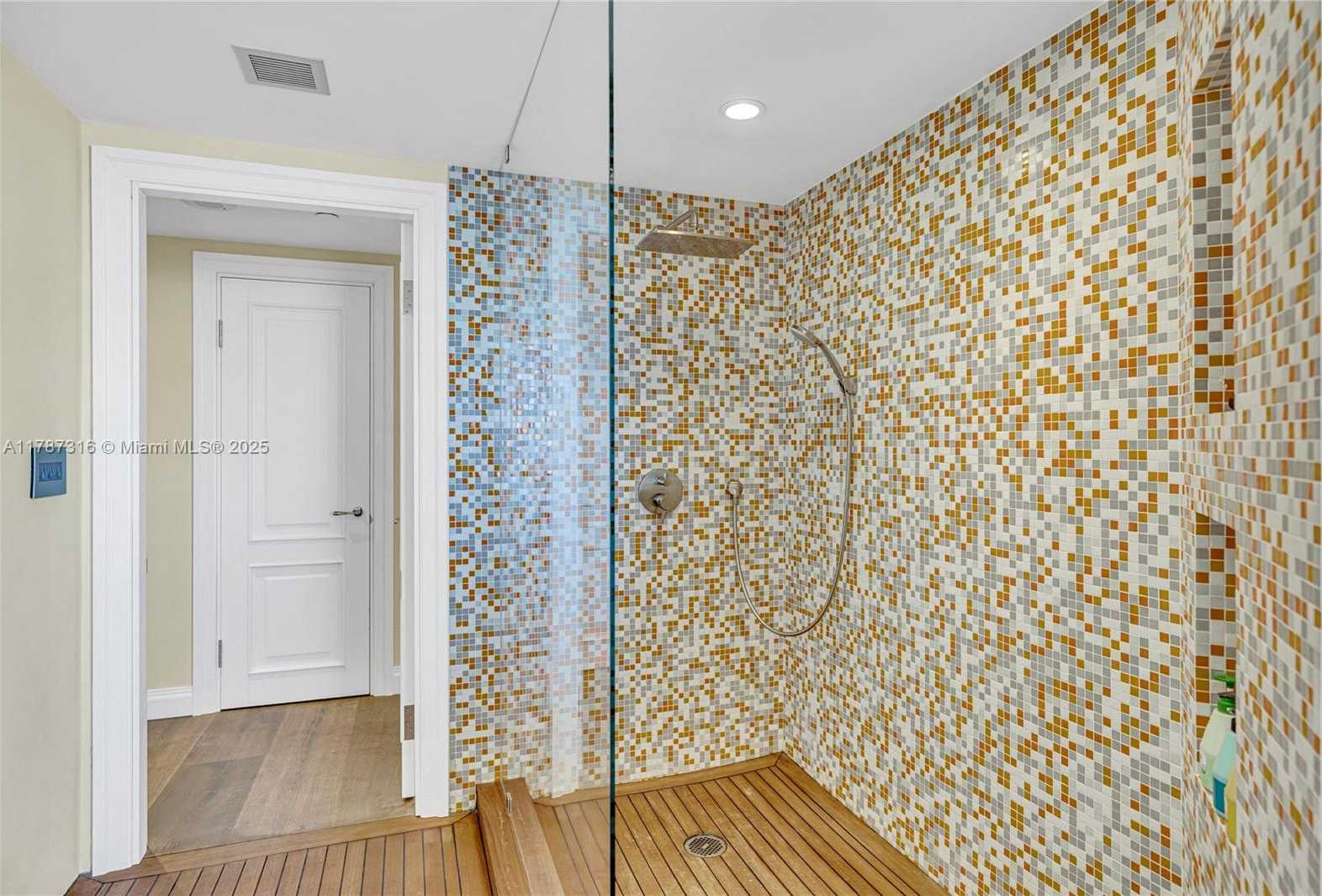 Small Image of 2600 ISLAND BLVD #1704, Aventura Number 35