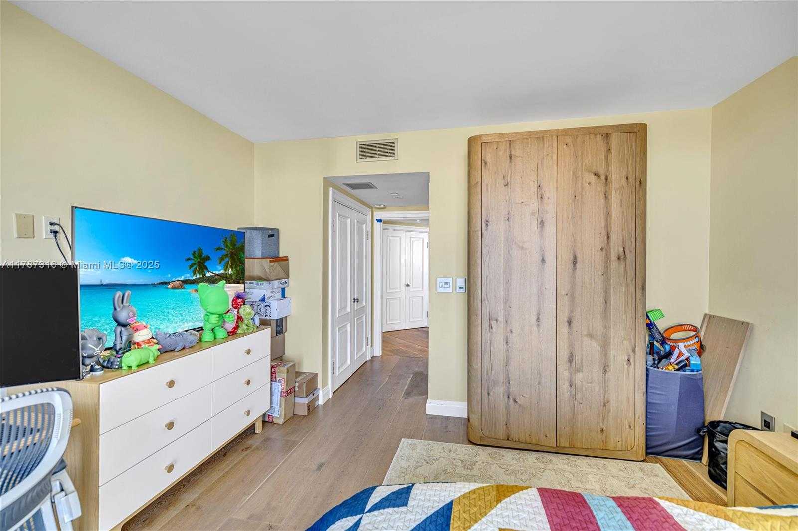 Small Image of 2600 ISLAND BLVD #1704, Aventura Number 39