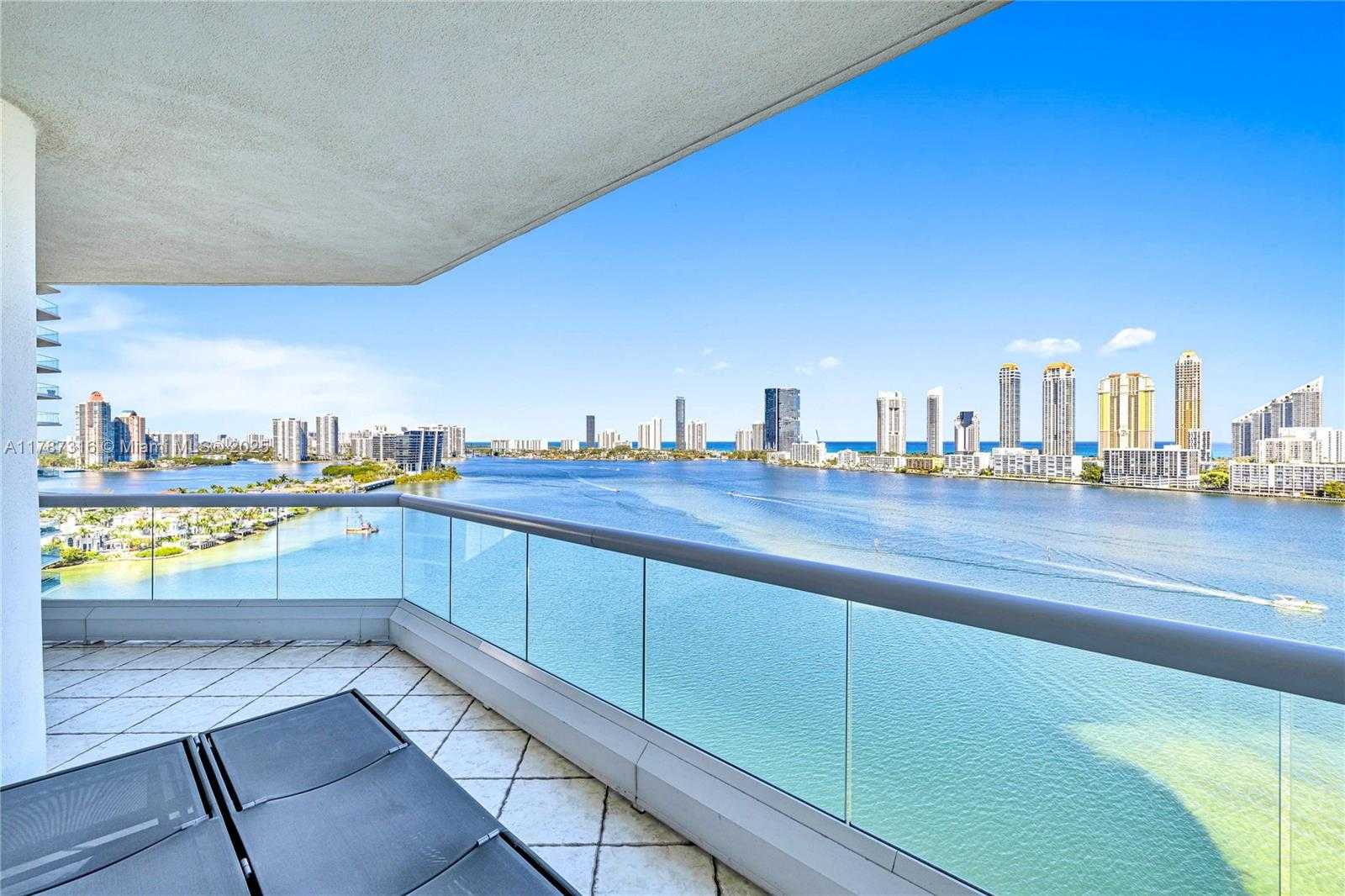 Small Image of 2600 ISLAND BLVD #1704, Aventura Number 6