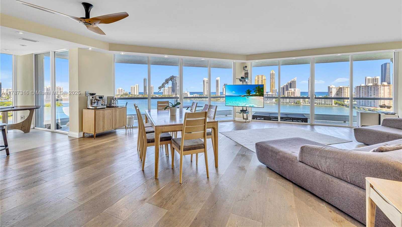 Small Image of 2600 ISLAND BLVD #1704, Aventura Number 9