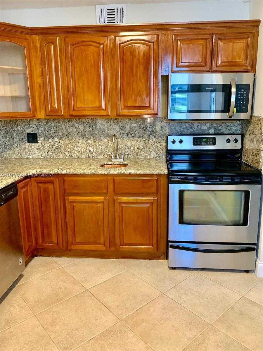 Small Image of 3660 NORTH EAST 166TH ST #504, North Miami Beach Number 4