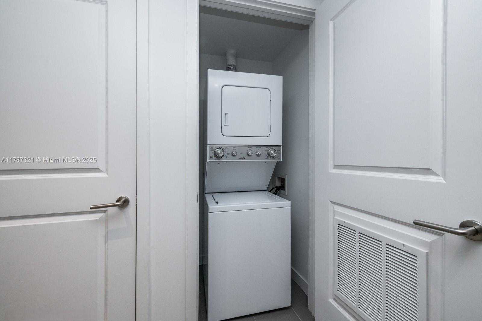 Small Image of 1600 NORTH EAST 1ST AVE #1401, Miami Number 20