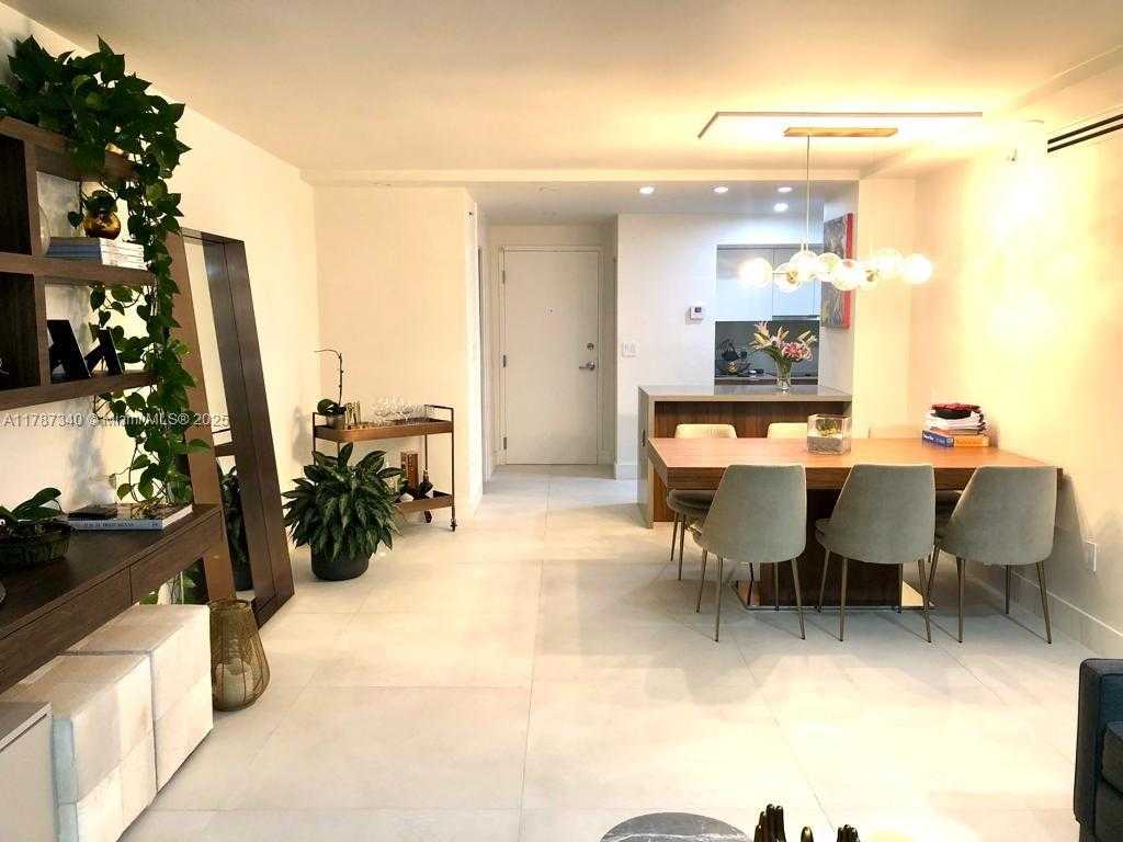 Small Image of 6917 COLLINS AVE #704, Miami Beach Number 19