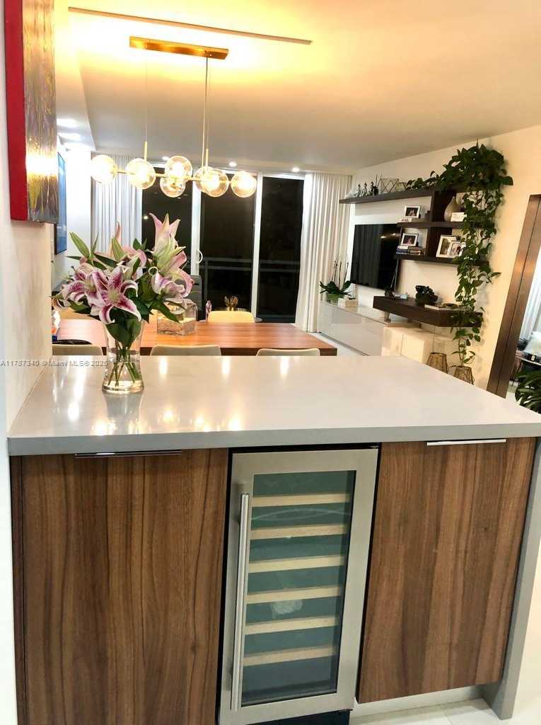 Small Image of 6917 COLLINS AVE #704, Miami Beach Number 7