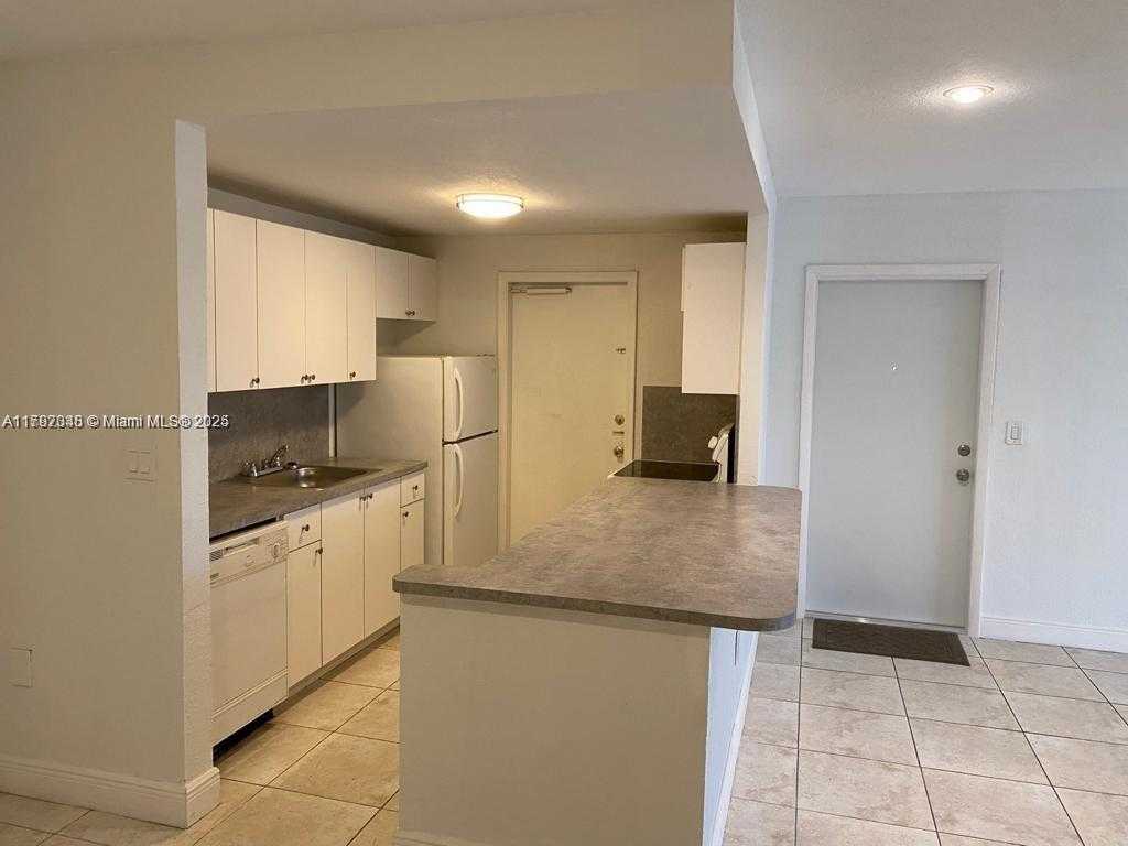 Small Image of 7901 SOUTH WEST 104TH ST #214H, Miami Number 3