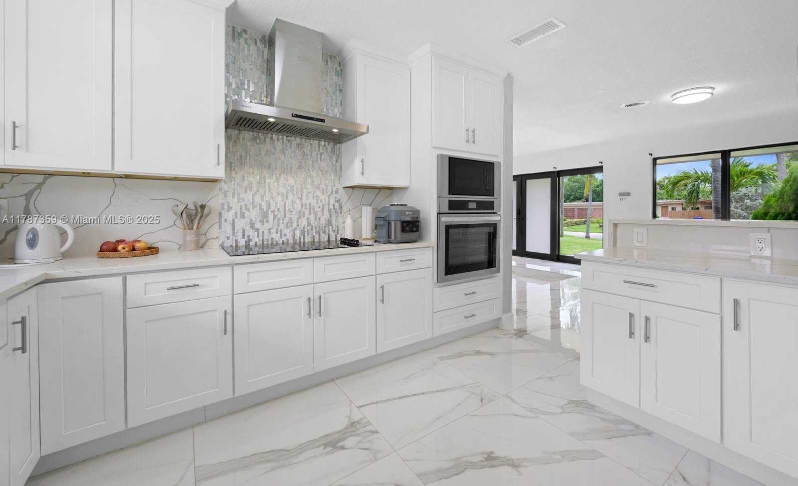Small Image of 1951 NORTH EAST 187TH DR, North Miami Beach Number 13