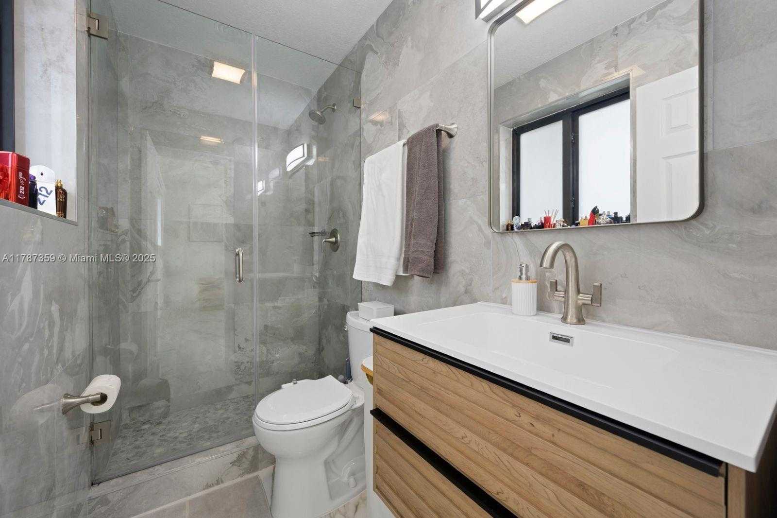 Small Image of 1951 NORTH EAST 187TH DR, North Miami Beach Number 20