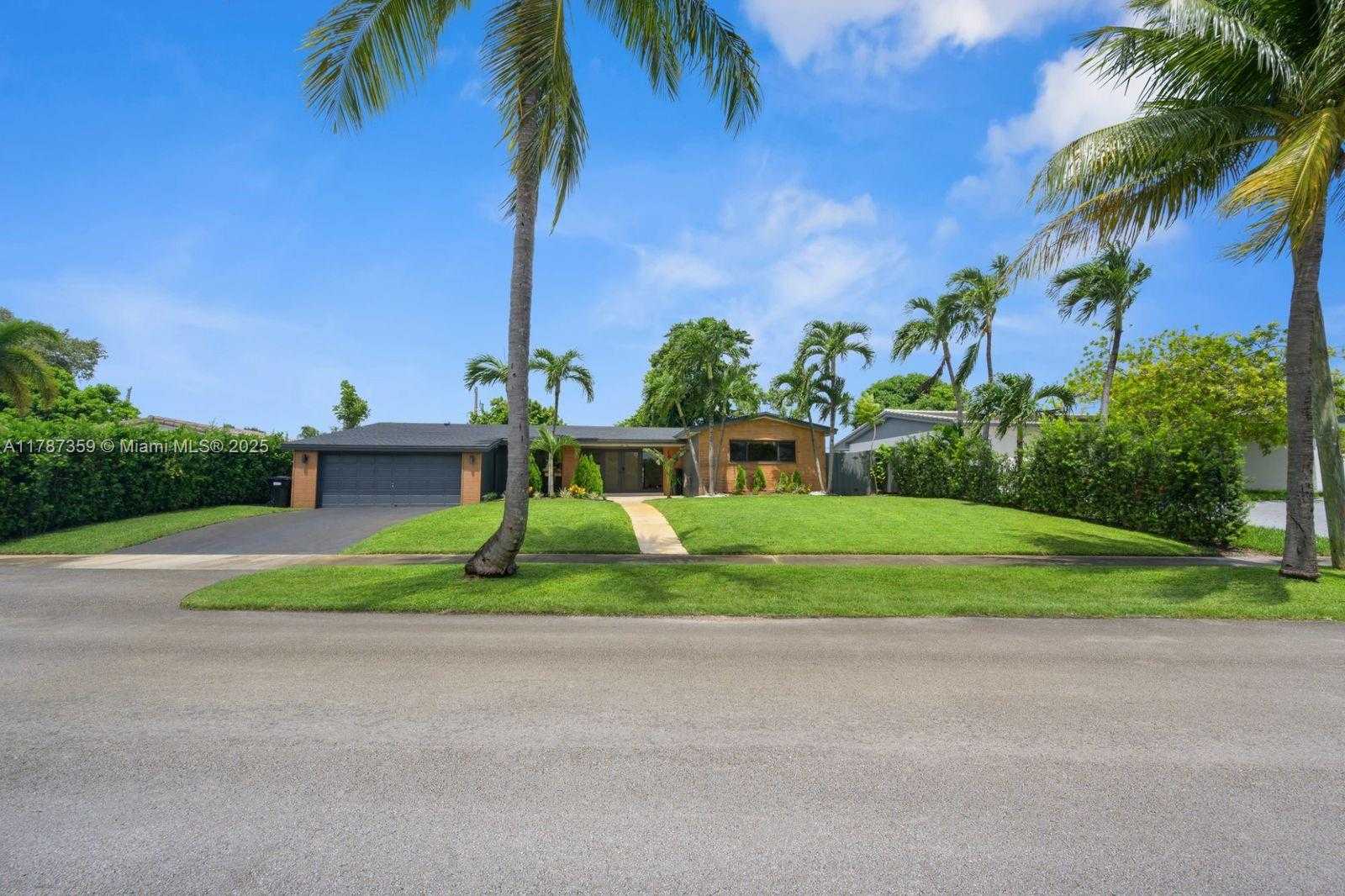 Small Image of 1951 NORTH EAST 187TH DR, North Miami Beach Number 6