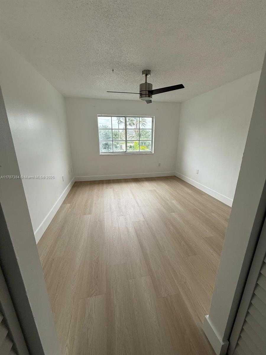Small Image of 4320 NORTH WEST 107TH AVE #303-1, Doral Number 3