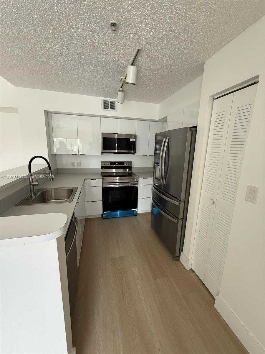 Small Image of 4320 NORTH WEST 107TH AVE #303-1, Doral Number 5