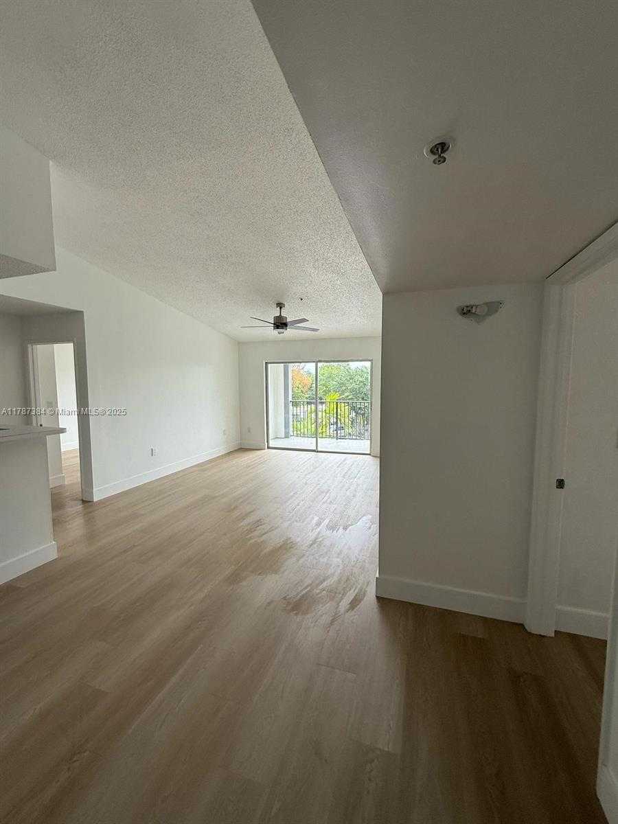 Small Image of 4320 NORTH WEST 107TH AVE #303-1, Doral Number 7