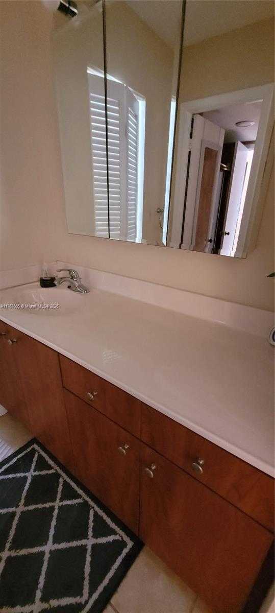 Small Image of 1825 SOUTH OCEAN DR #811, Hallandale Beach Number 13