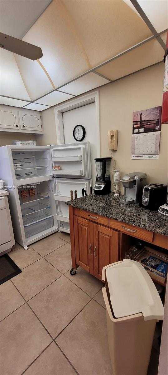 Small Image of 1825 SOUTH OCEAN DR #811, Hallandale Beach Number 16