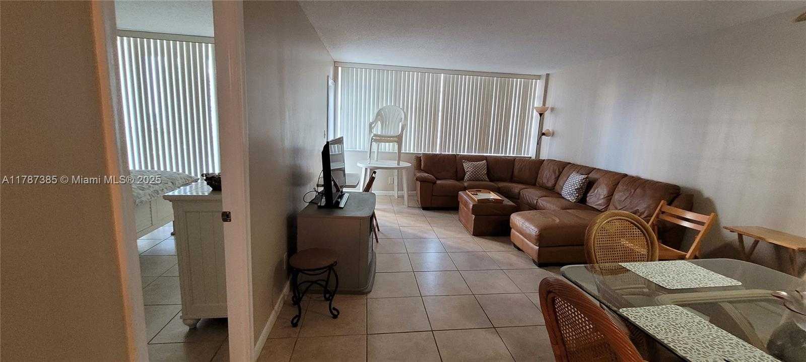 Small Image of 1825 SOUTH OCEAN DR #811, Hallandale Beach Number 2