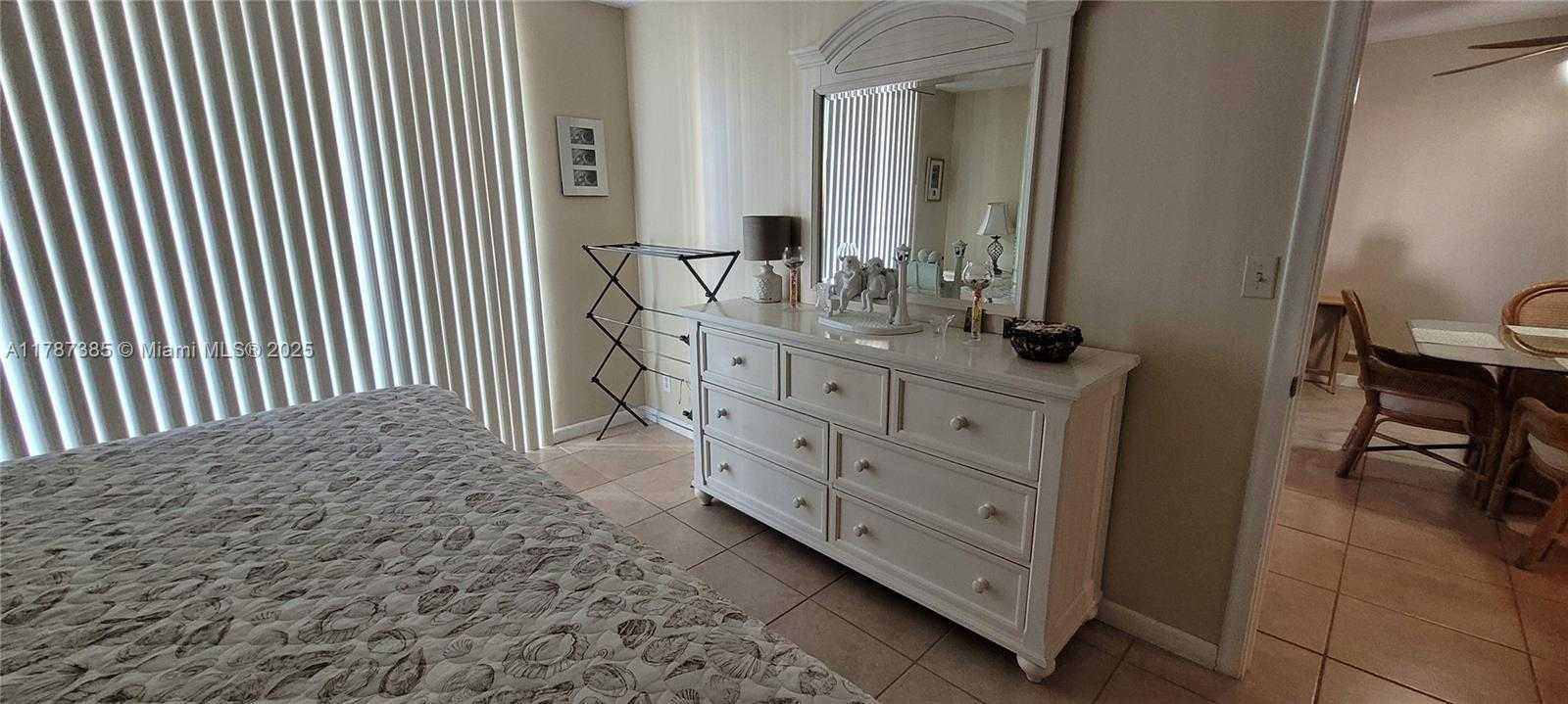 Small Image of 1825 SOUTH OCEAN DR #811, Hallandale Beach Number 6