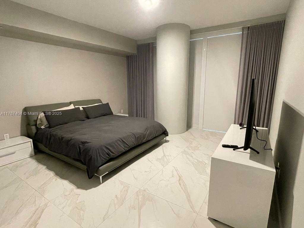Small Image of 10201 COLLINS AVE #1005, Bal Harbour Number 3