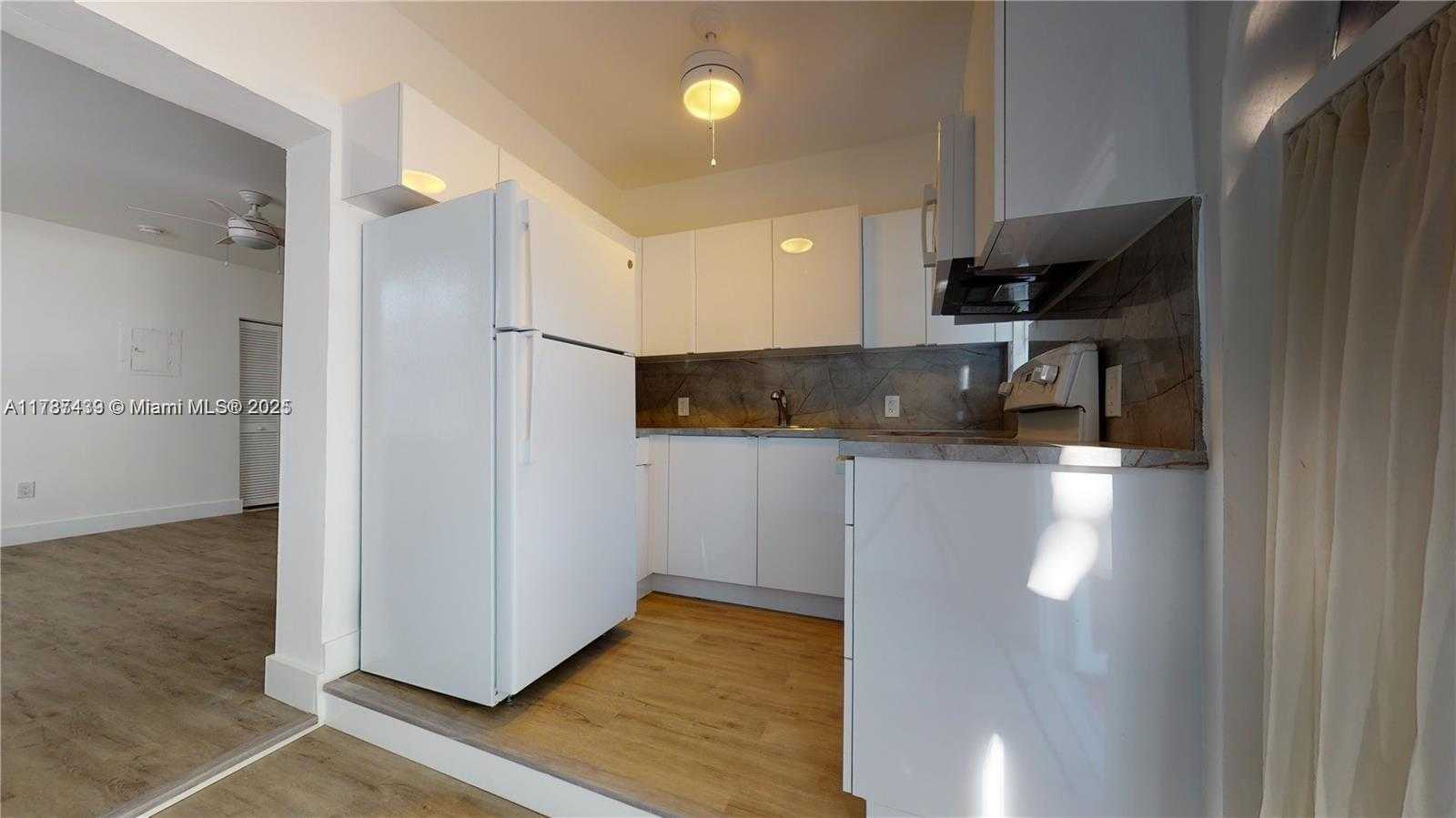 Small Image of 828 PENNSYLVANIA AVE #1, Miami Beach Number 6