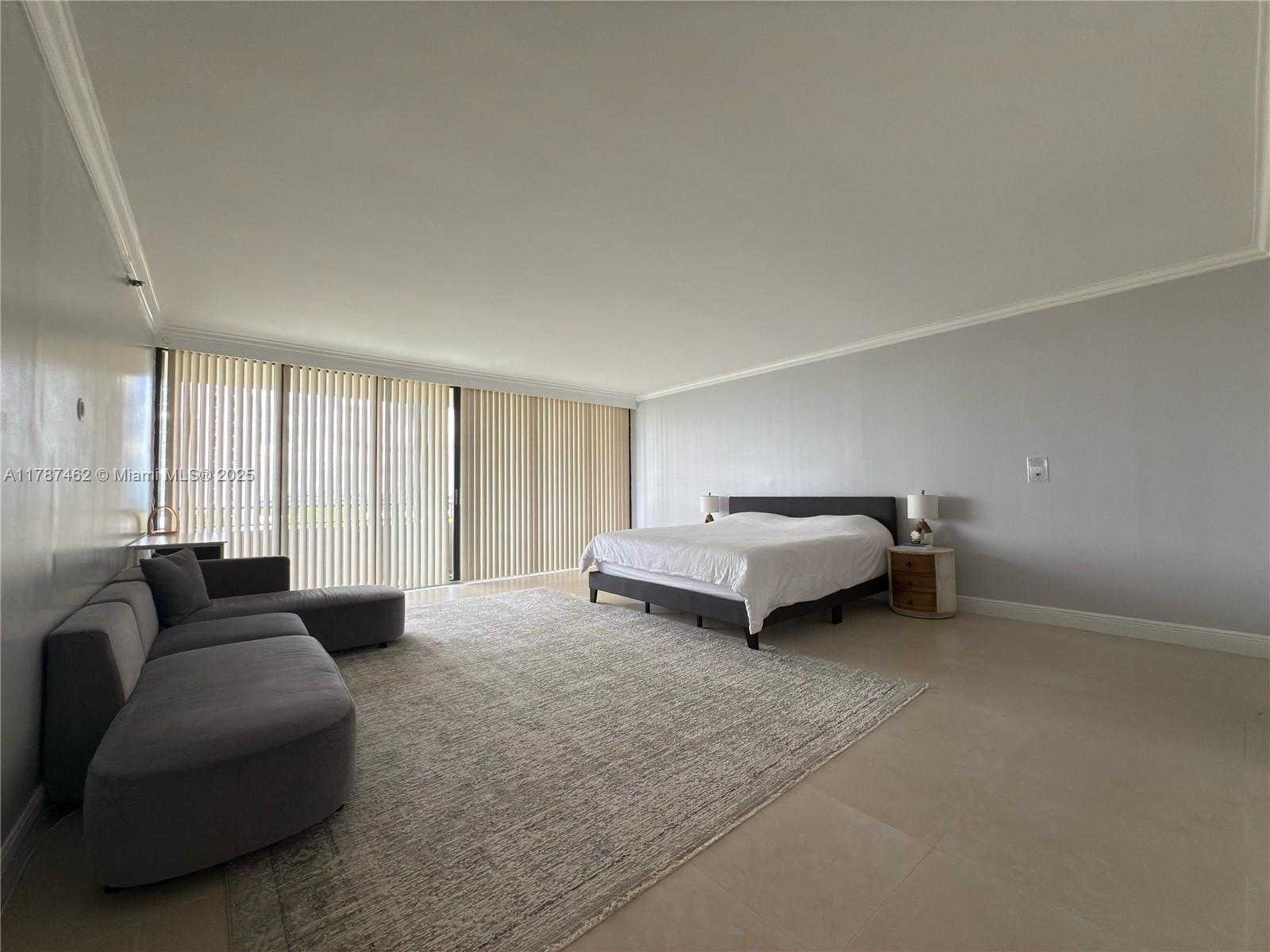 Small Image of 11113 BISCAYNE BLVD #552, Miami Number 10