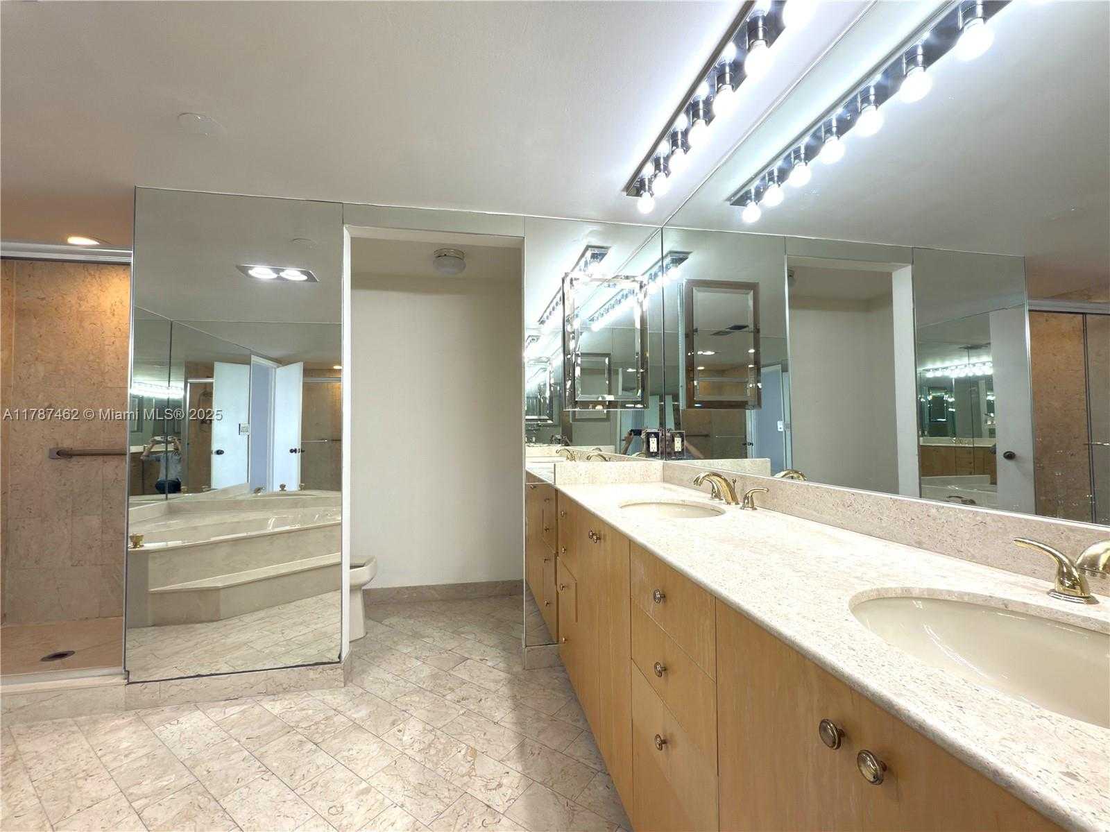 Small Image of 11113 BISCAYNE BLVD #552, Miami Number 15