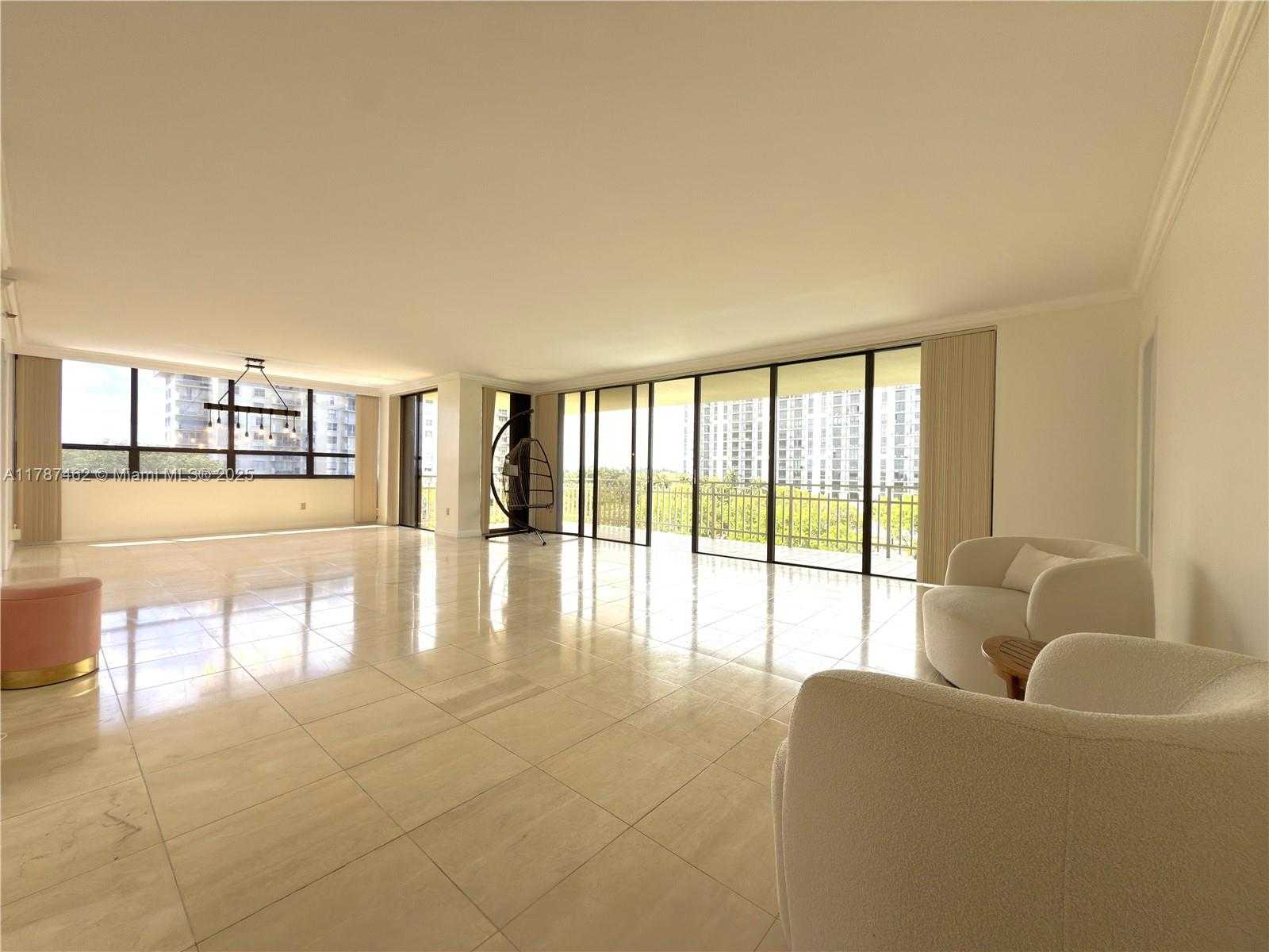 Small Image of 11113 BISCAYNE BLVD #552, Miami Number 2
