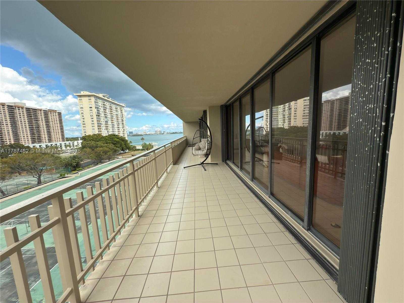 Small Image of 11113 BISCAYNE BLVD #552, Miami Number 25