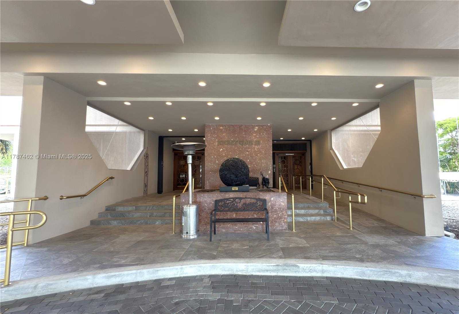 Small Image of 11113 BISCAYNE BLVD #552, Miami Number 38