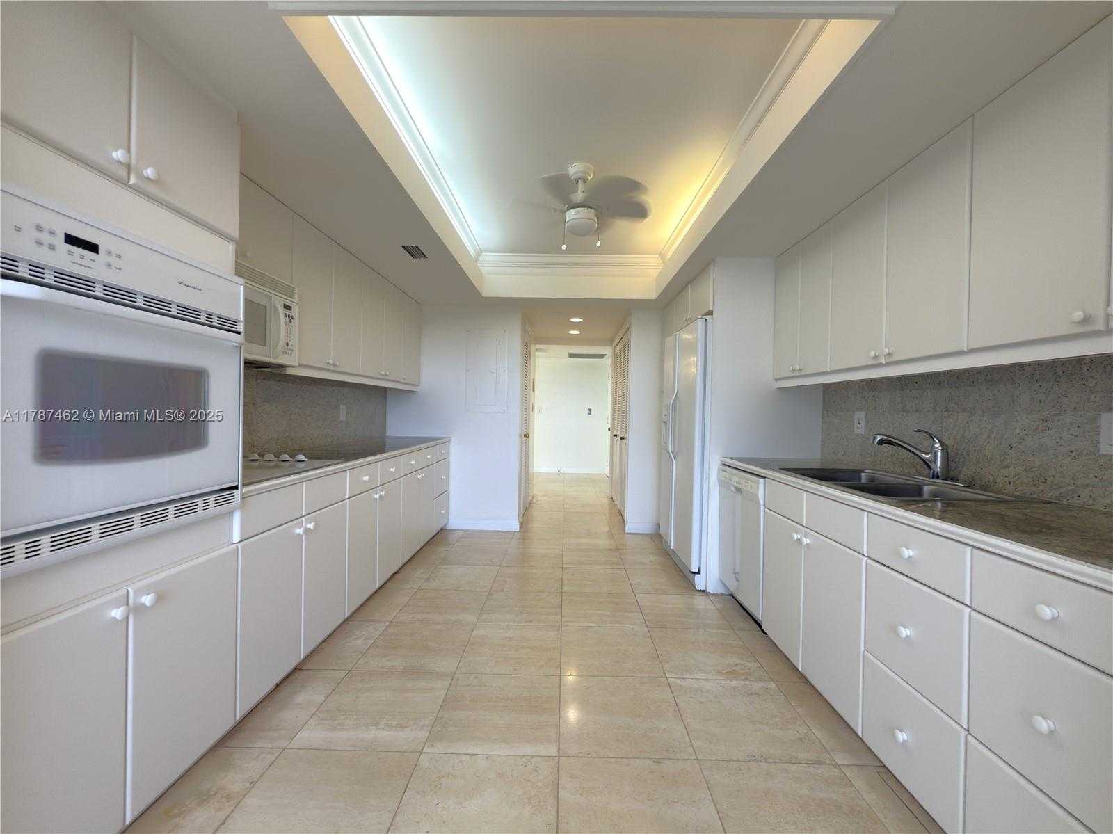 Small Image of 11113 BISCAYNE BLVD #552, Miami Number 5