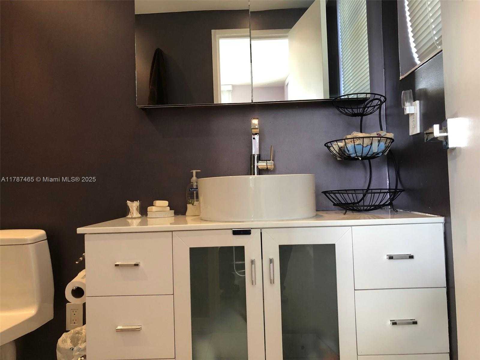Small Image of 3001 SOUTH OCEAN DR #327, Hollywood Number 12