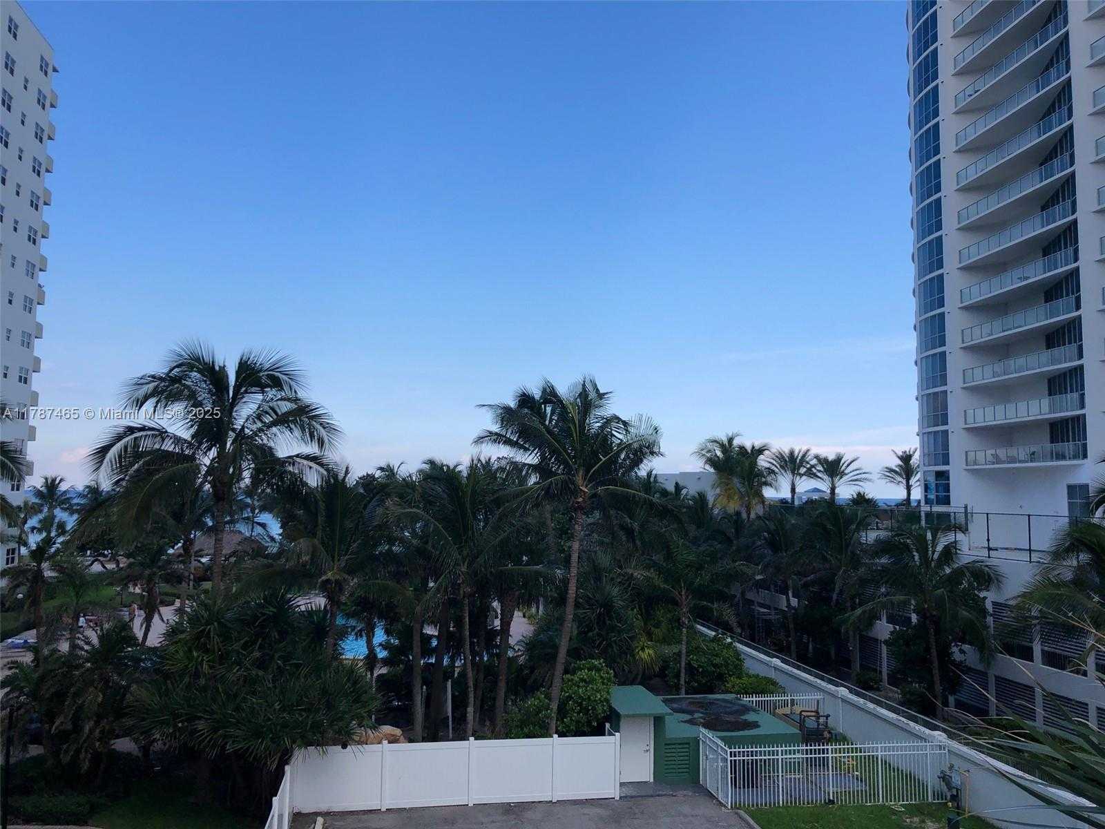 Small Image of 3001 SOUTH OCEAN DR #327, Hollywood Number 23