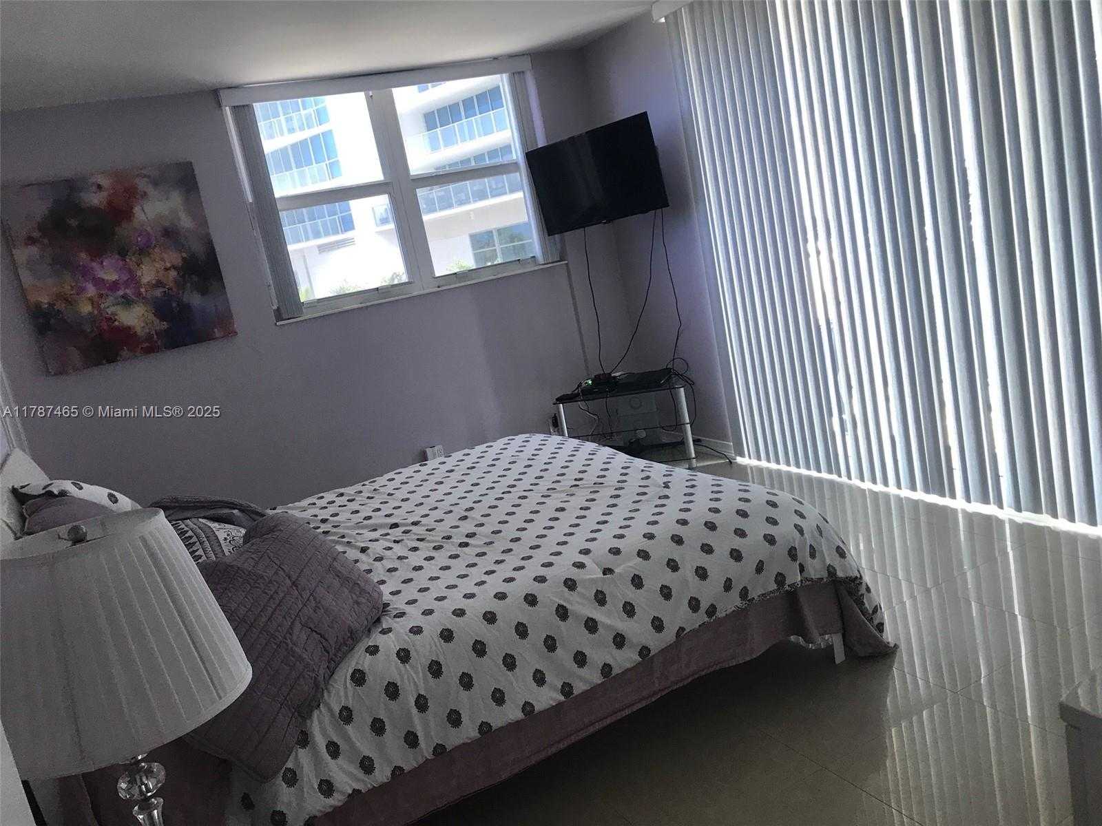 Small Image of 3001 SOUTH OCEAN DR #327, Hollywood Number 8