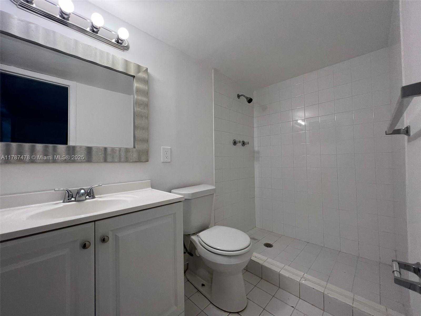 Small Image of 15205 NORTH EAST 6TH AVE #D112, Miami Number 11
