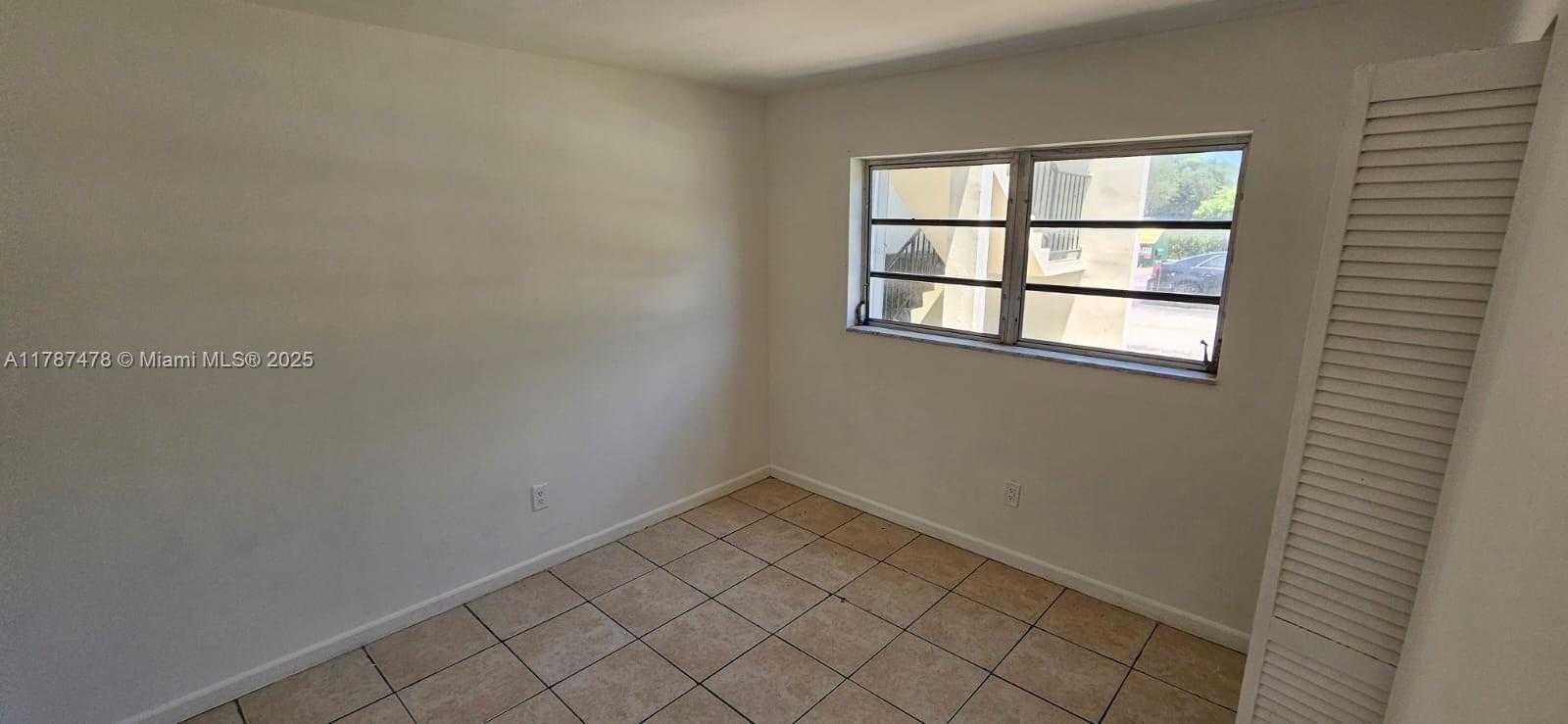 Small Image of 15205 NORTH EAST 6TH AVE #D112, Miami Number 17