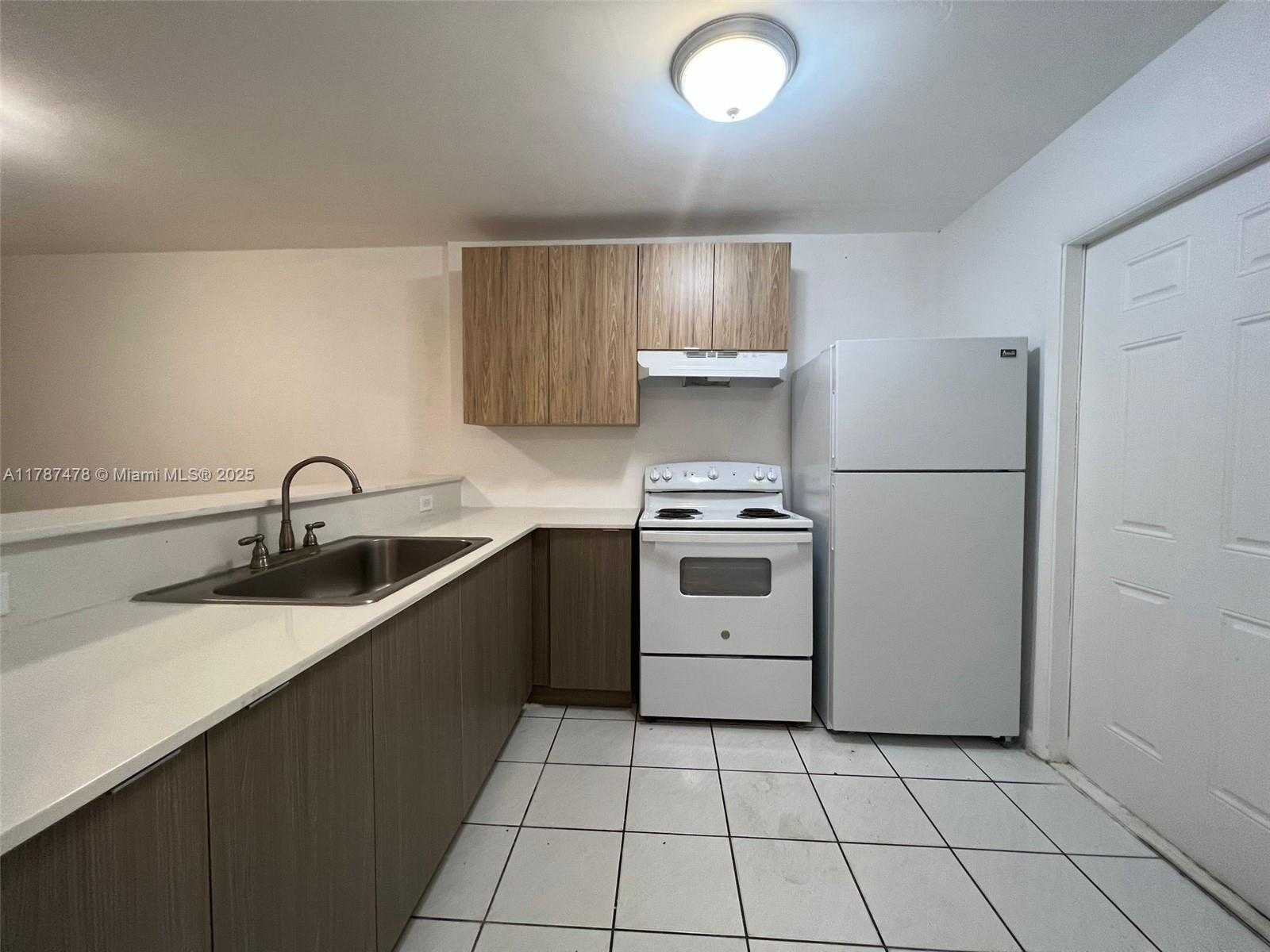 Small Image of 15205 NORTH EAST 6TH AVE #D112, Miami Number 2