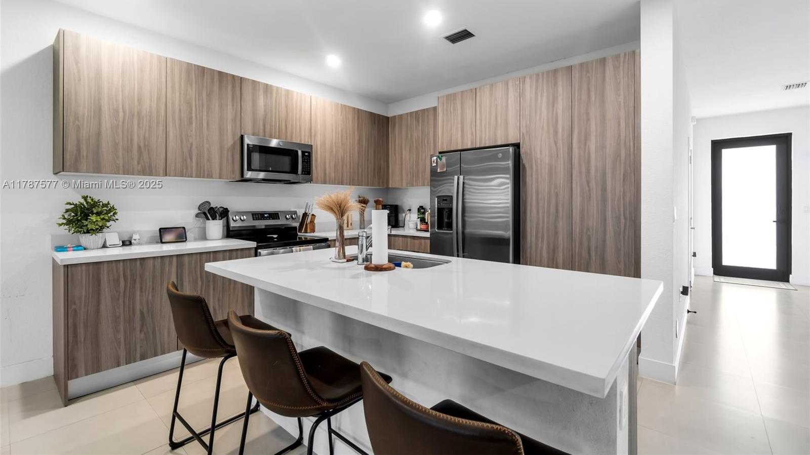 Small Image of 15737 SOUTH WEST 136TH TER, Miami Number 13