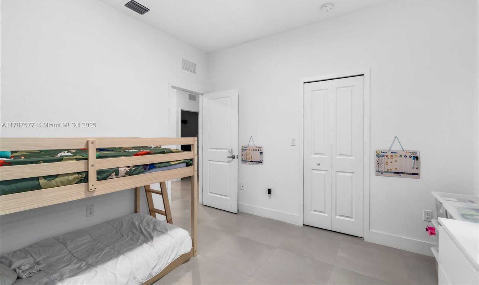 Small Image of 15737 SOUTH WEST 136TH TER, Miami Number 16