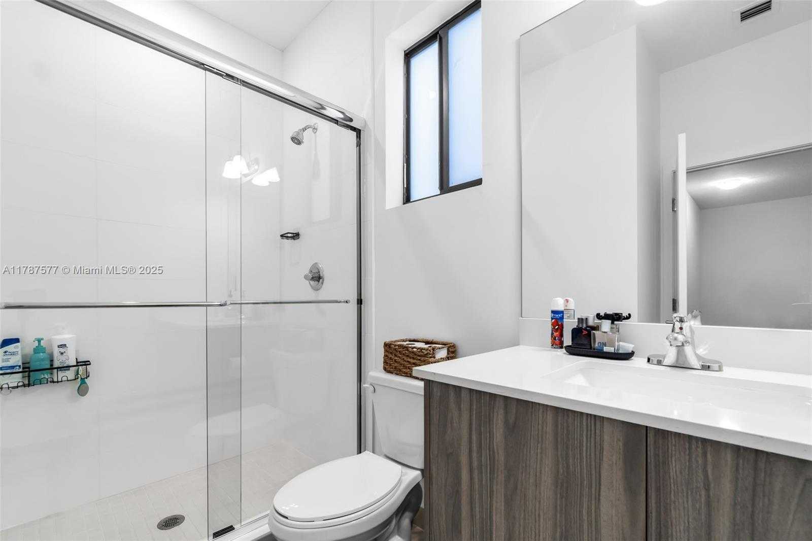 Small Image of 15737 SOUTH WEST 136TH TER, Miami Number 17