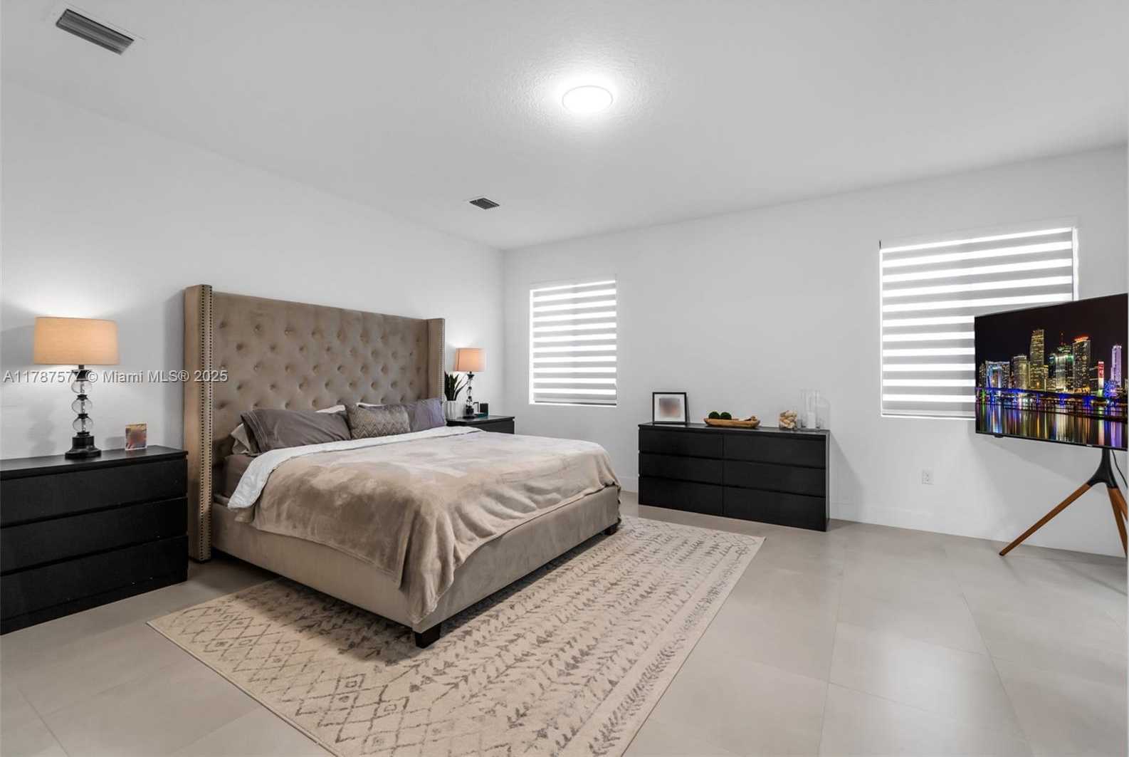 Small Image of 15737 SOUTH WEST 136TH TER, Miami Number 22