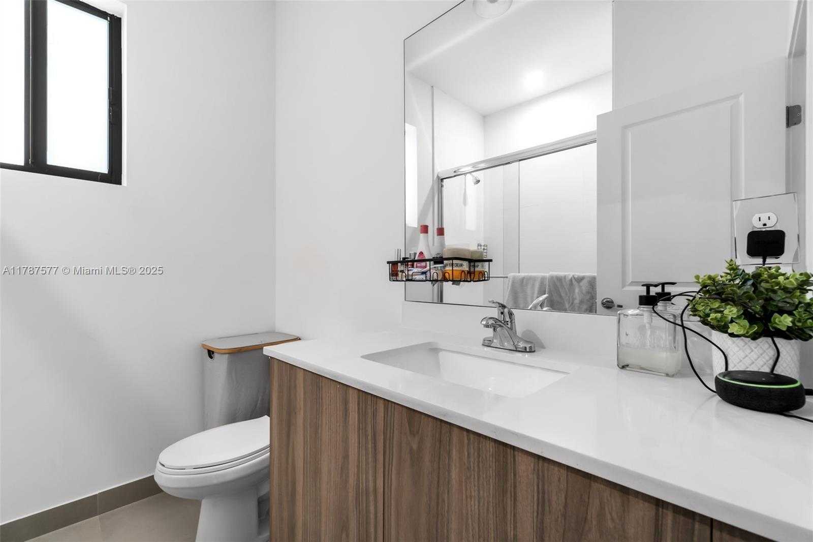 Small Image of 15737 SOUTH WEST 136TH TER, Miami Number 25