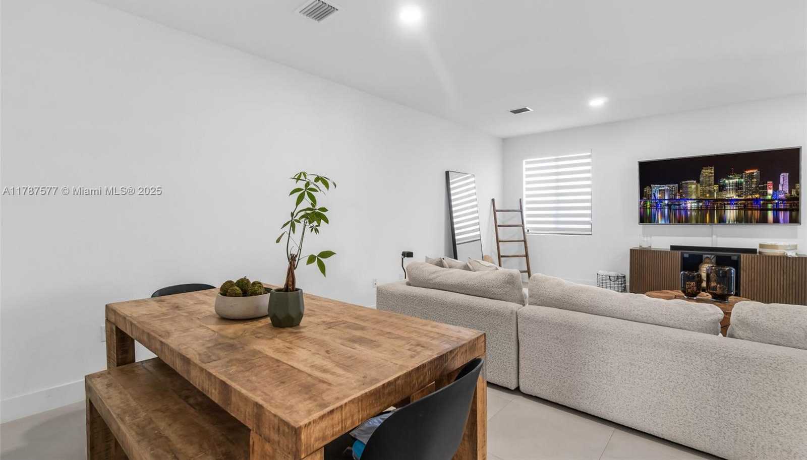 Small Image of 15737 SOUTH WEST 136TH TER, Miami Number 6