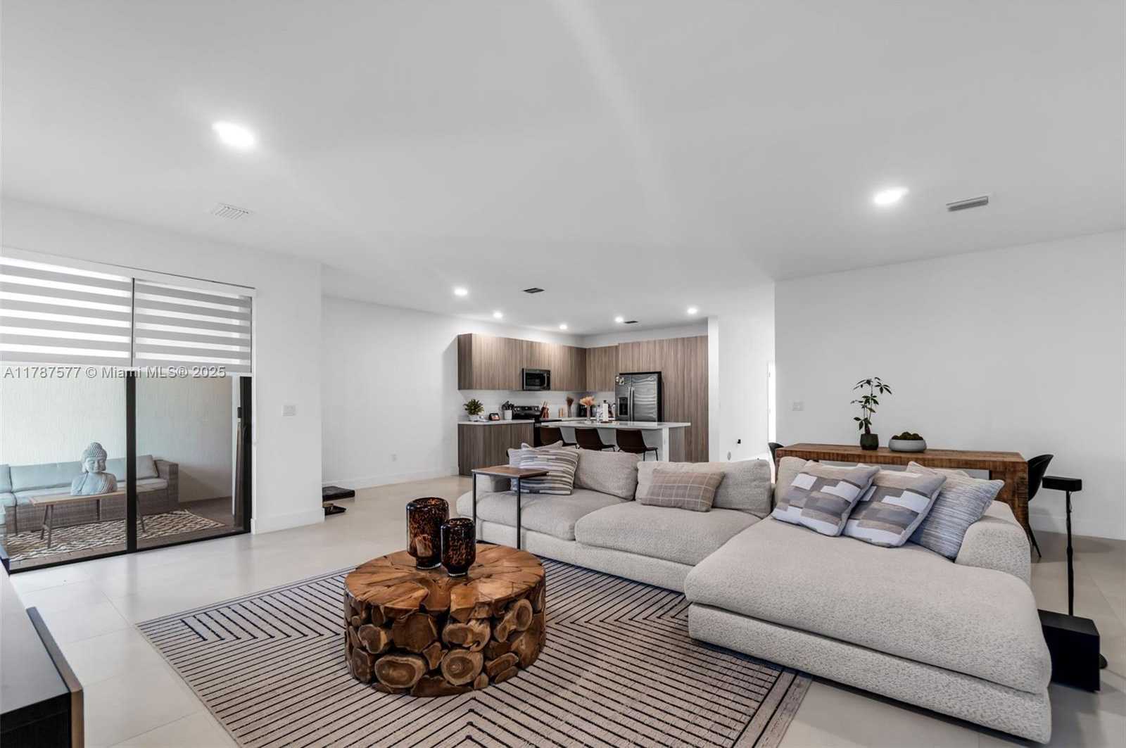 Small Image of 15737 SOUTH WEST 136TH TER, Miami Number 9
