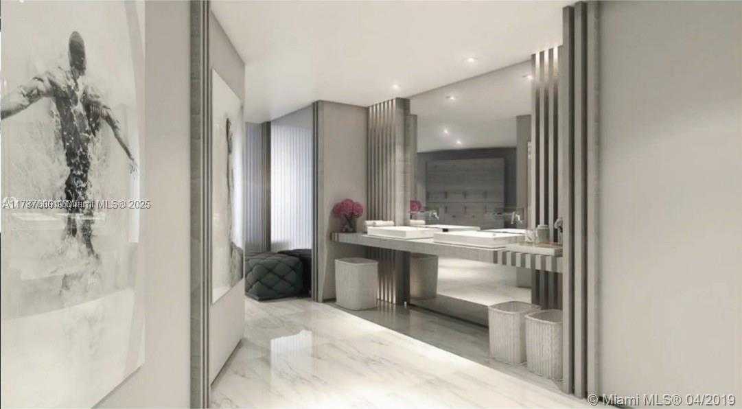 Small Image of 300 SOUTH POINTE DR #909, Miami Beach Number 9