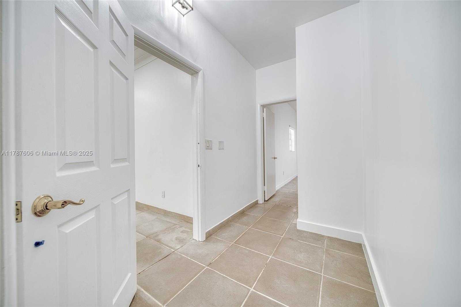 Small Image of 645 ALTARA AVE, Coral Gables Number 17