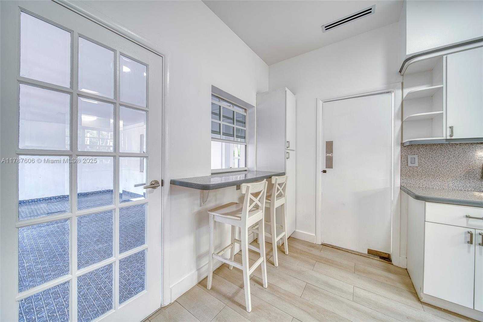 Small Image of 645 ALTARA AVE, Coral Gables Number 18